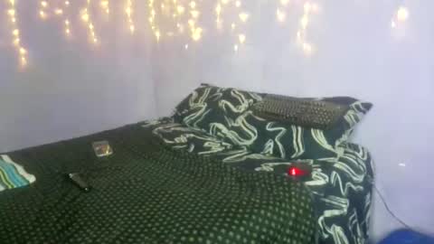 wilmaassylum online show from October 3, 2025, 5:15 am