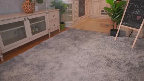 Lillian online show from June 1, 2026, 3:19 am