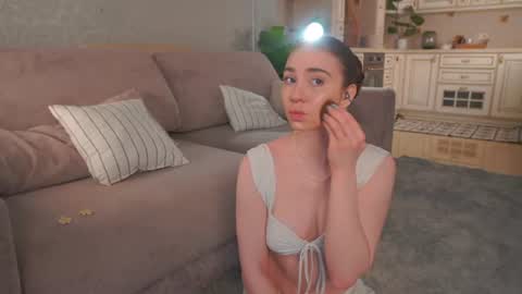 Snapshot of winnieriedesel chatting on June 13, 2026, 3:37 am Lillian online show from June 13, 2026, 3:37 am