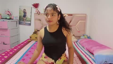 Snapshot of winnifer_gonzalez chatting on April 18, 2026, 5:00 am Winnifer Gonzalez online show from April 18, 2026, 5:00 am