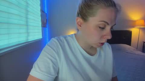 Winter Miracle online show from December 2, 2025, 5:52 pm