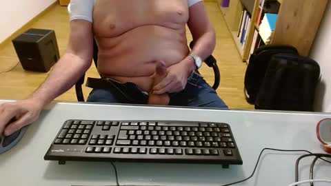 winterfreund99 online show from April 3, 2026, 1:42 pm