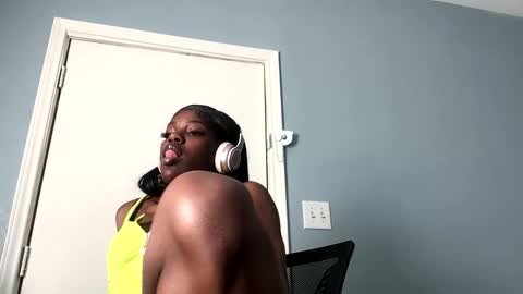 Snapshot of wishhwashy22 chatting on March 12, 2025, 7:06 pm Chanel online show from March 12, 2025, 7:06 pm