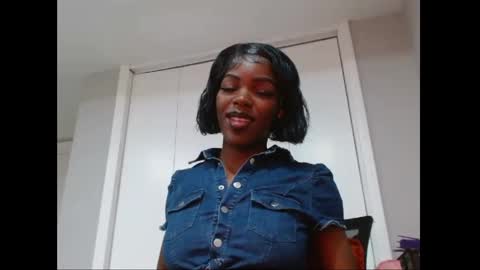 Snapshot of wishhwashy22 chatting on January 14, 2026, 9:09 pm Chanel online show from January 14, 2026, 9:09 pm