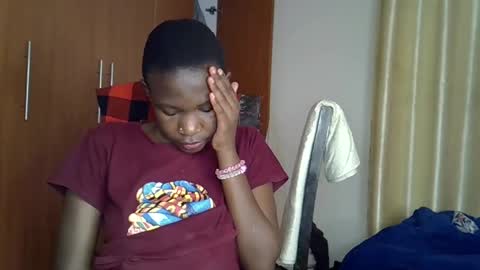 girlie o online show from February 7, 2025, 4:24 pm