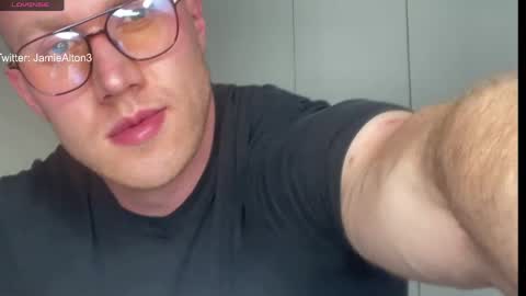 Snapshot of wlademarbergs chatting on April 21, 2026, 5:39 pm Wlademar online show from April 21, 2026, 5:39 pm