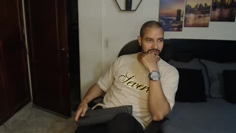 Snapshot of wncmodels chatting on January 7, 2025, 5:01 am Magnus Dark independent model online show from January 7, 2025, 5:01 am