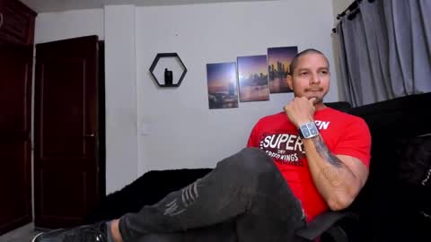 Snapshot of wncmodels chatting on April 4, 2026, 5:27 am Magnus Dark independent model online show from April 4, 2026, 5:27 am