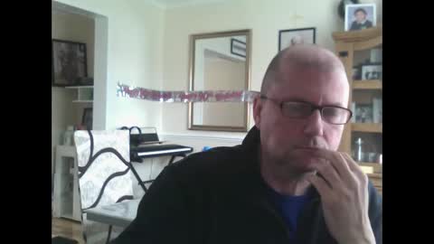 Snapshot of wobble444 chatting on April 17, 2026, 10:51 am wobble444 online show from April 17, 2026, 10:51 am