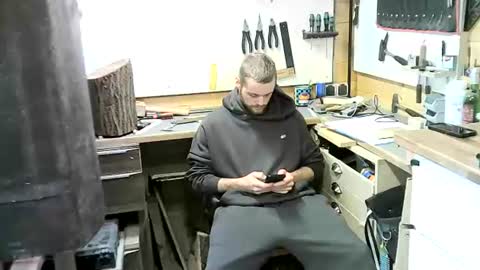 Snapshot of wolf021221 chatting on November 2, 2025, 2:41 pm wolf021221 online show from November 2, 2025, 2:41 pm