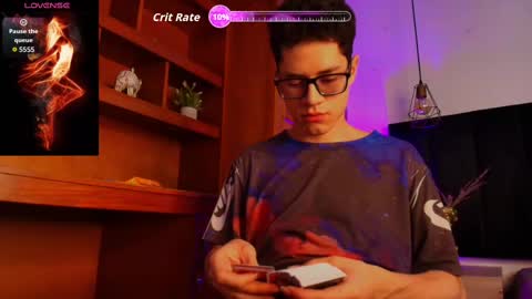  W O L F  online show from October 3, 2025, 11:51 am