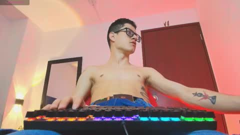  W O L F  online show from February 4, 2026, 11:38 am