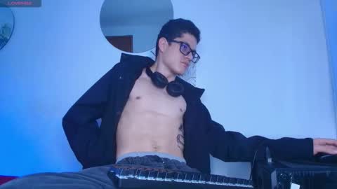  W O L F  online show from March 6, 2026, 11:28 am