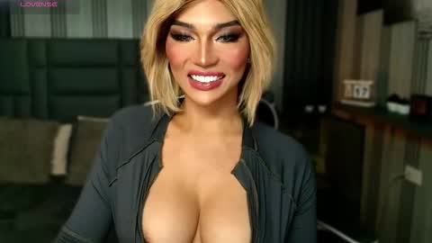 Julia online show from December 21, 2025, 9:16 am