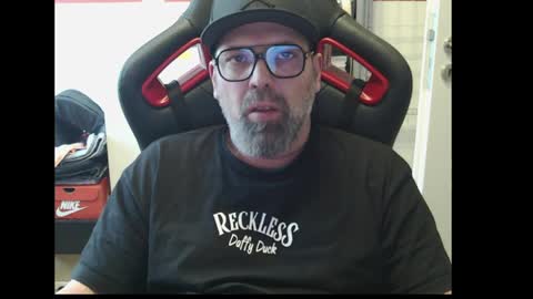 Snapshot of womenizzeer chatting on April 27, 2026, 3:54 pm Adam online show from April 27, 2026, 3:54 pm