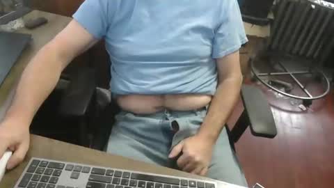 Snapshot of woodworker6473 chatting on March 5, 2026, 4:25 pm woodworker6473 online show from March 5, 2026, 4:25 pm