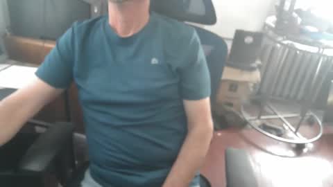 Snapshot of woodworker6473 chatting on April 9, 2026, 1:49 pm woodworker6473 online show from April 9, 2026, 1:49 pm