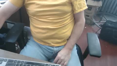 Snapshot of woodworker6473 chatting on May 4, 2026, 1:51 pm woodworker6473 online show from May 4, 2026, 1:51 pm