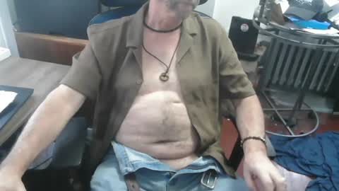Snapshot of woodworker6473 chatting on June 25, 2026, 7:29 pm woodworker6473 online show from June 25, 2026, 7:29 pm