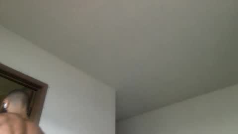 woof_wolf37 online show from April 1, 2026, 3:31 pm