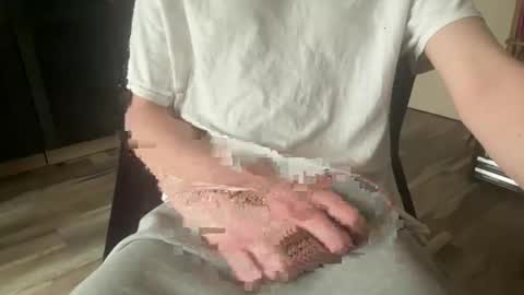 Snapshot of wormburm chatting on April 11, 2026, 2:21 pm wormburm online show from April 11, 2026, 2:21 pm