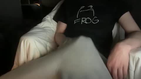 Snapshot of wormburm chatting on April 13, 2026, 3:45 am wormburm online show from April 13, 2026, 3:45 am