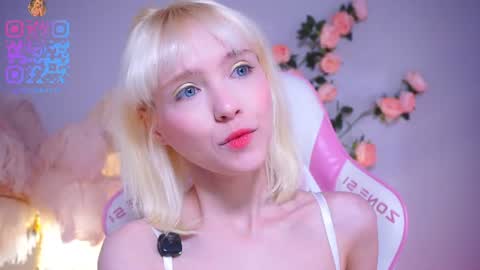 Snapshot of wow_angel chatting on June 23, 2026, 5:38 am wow_angel online show from June 23, 2026, 5:38 am