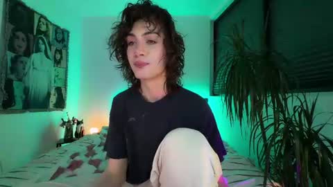 Snapshot of wow_lover chatting on June 16, 2026, 8:44 pm Glen online show from June 16, 2026, 8:44 pm