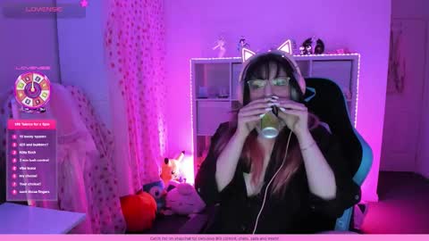 Snapshot of wrenvalentine chatting on November 22, 2025, 9:41 am Wren Valentine online show from November 22, 2025, 9:41 am