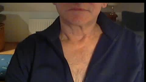 Wuki online show from November 25, 2025, 9:59 pm