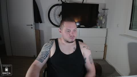 Snapshot of x19marco93x chatting on December 7, 2024, 1:51 pm x19marco93x online show from December 7, 2024, 1:51 pm