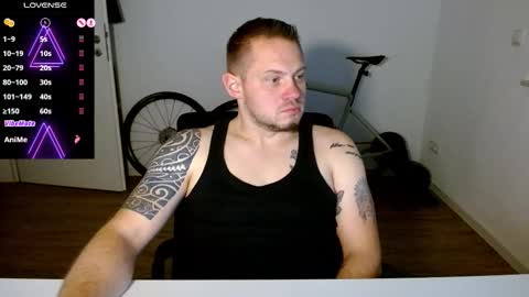 Snapshot of x19marco93x chatting on November 15, 2025, 7:10 pm x19marco93x online show from November 15, 2025, 7:10 pm