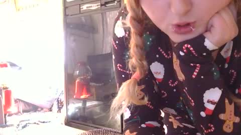 x2kayx2 online show from February 4, 2026, 5:41 pm