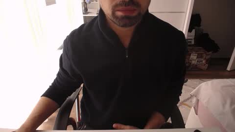 Mr. Lonely online show from October 15, 2025, 11:43 am