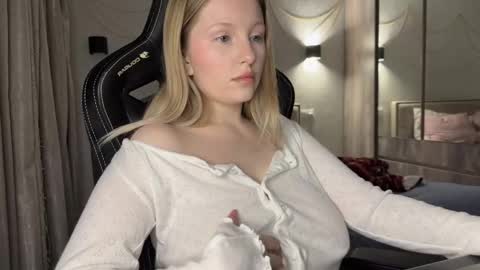 eva online show from January 4, 2025, 3:49 pm