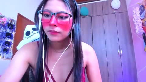 Snapshot of xallysonx_ chatting on October 18, 2025, 11:33 am XALLYSONX online show from October 18, 2025, 11:33 am