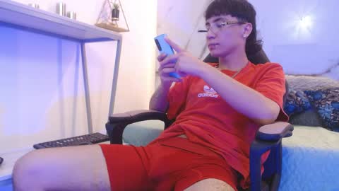 xandergrey8 online show from April 8, 2026, 7:47 pm