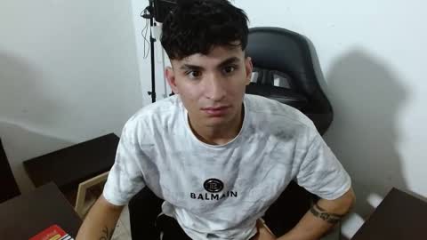 Snapshot of xanderstone00 chatting on February 8, 2026, 1:25 pm Xanderstone online show from February 8, 2026, 1:25 pm