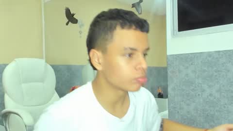 xavier fox   online show from October 15, 2025, 12:49 pm