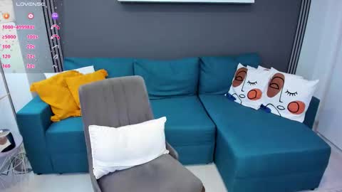 Christal online show from March 18, 2026, 8:23 pm