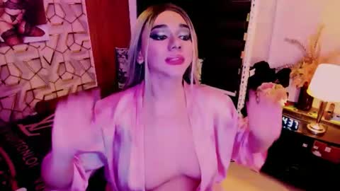 Snapshot of xdirtymistressx chatting on October 18, 2025, 8:37 am XDirtymistressX online show from October 18, 2025, 8:37 am