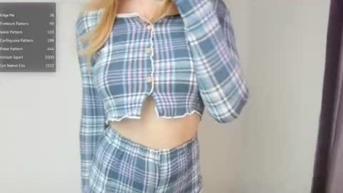Snapshot of xella_wildx chatting on July 16, 2026, 11:16 am Ella online show from July 16, 2026, 11:16 am