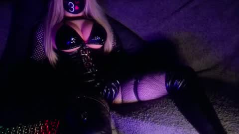 Snapshot of xellarosekittyx chatting on February 23, 2026, 7:55 pm Ella online show from February 23, 2026, 7:55 pm