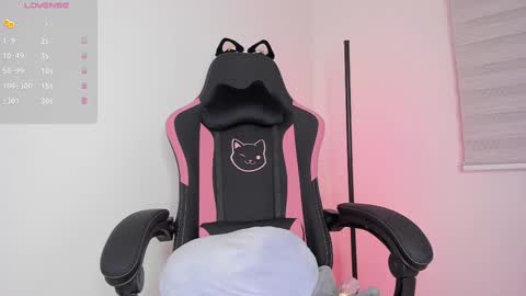 Snapshot of xemily_hardy chatting on February 15, 2025, 5:41 am Kanae. online show from February 15, 2025, 5:41 am