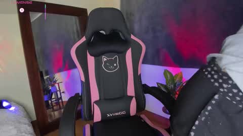 Snapshot of xemily_hardy chatting on September 26, 2025, 10:36 pm Kanae. online show from September 26, 2025, 10:36 pm