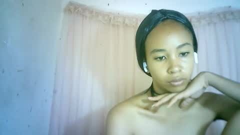 xenna610827 online show from January 26, 2025, 11:17 am