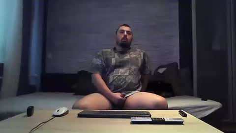 xfikusx44 online show from January 16, 2026, 9:24 am