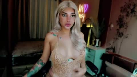 Snapshot of xhey_honeyx chatting on June 2, 2026, 5:42 am hey honey online show from June 2, 2026, 5:42 am