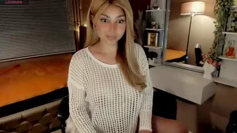 Snapshot of xhey_honeyx chatting on July 13, 2026, 3:42 am hey honey online show from July 13, 2026, 3:42 am