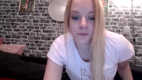 Milfi online show from February 16, 2026, 9:22 pm